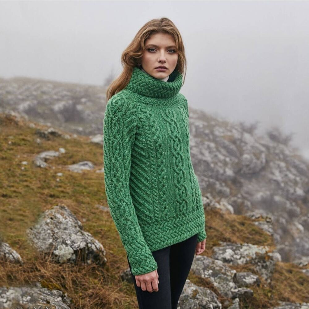 NWT SAOL Green Aran Fisherman Merino Wool Cowl Funnel Neck Cable Knit Sweater S